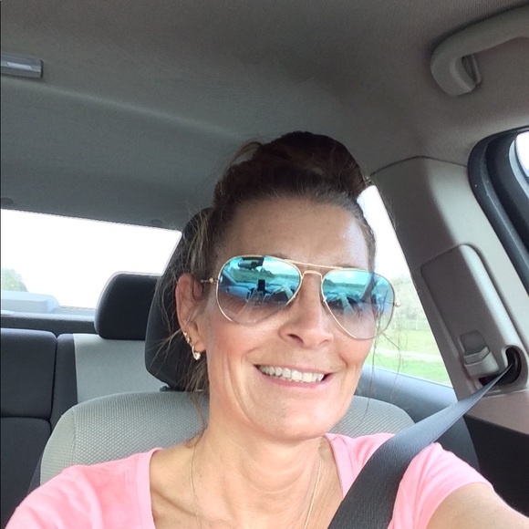 Meet your Posher, Robin - Picture 1 of 1